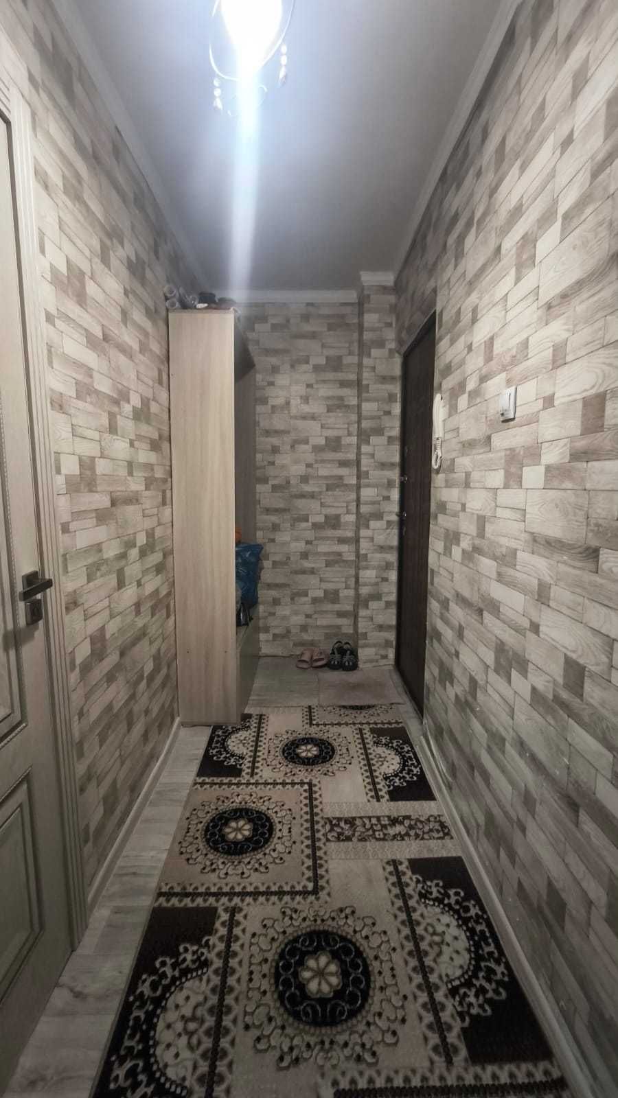 Продаю 2 ком квартиру по ул. Абая (3 мкр)