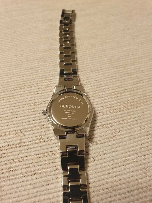 Нов сребърен часовник секонда модел 2841