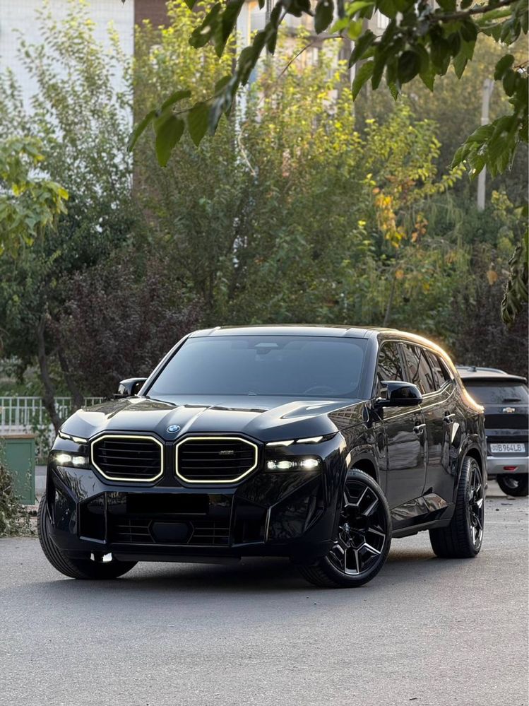 BMW             XM