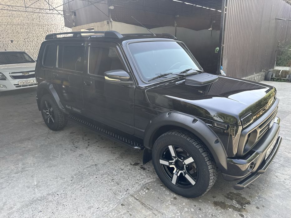 Niva urban. Ideal holatda kraskasi toza
