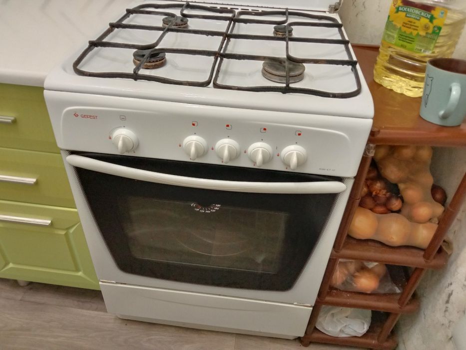 Продам газовую плиту