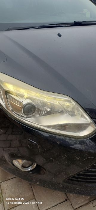 Faruri ford focus mk 3 xenon cu lumina de zi led