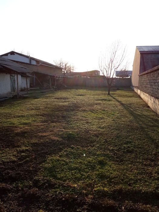 Quruq yer sotiladi 3,5 sotik Toshkent viloyati Qibray tumanida