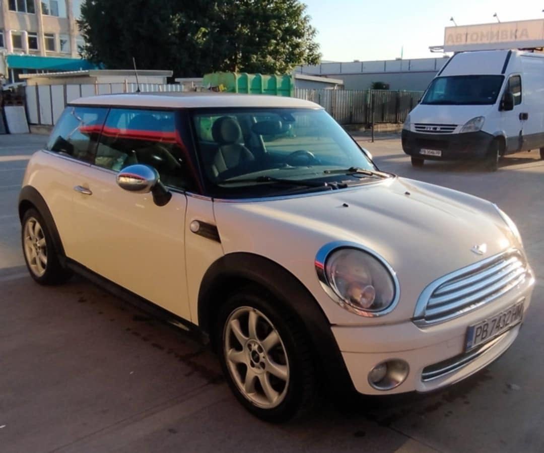 Автомобил Mini Cooper One