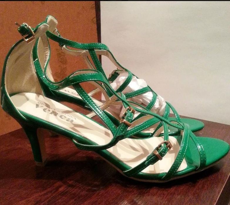 Продам новые босоножки Германия