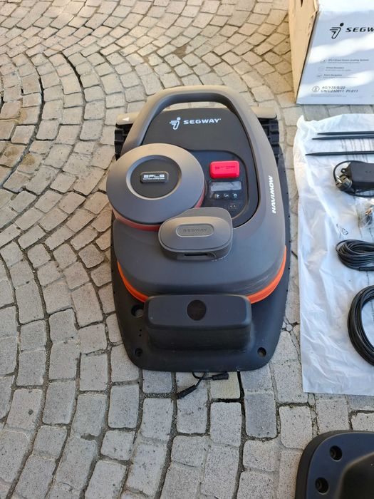 Безкабелна косачка-робот