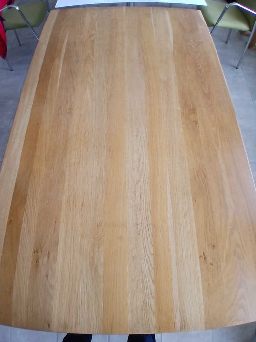 Масивна маса от Дъб