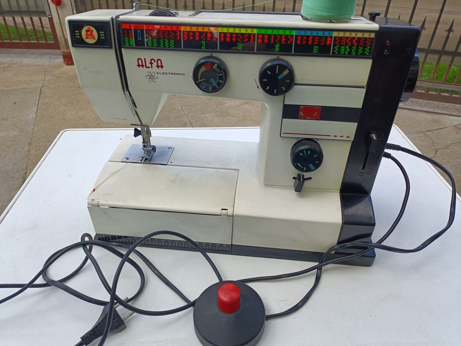 Mașina de cusut Alfa