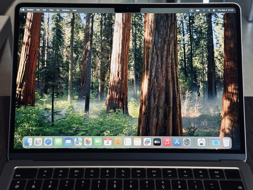 Macbook Air M3 1TB - на 15 зареждания!