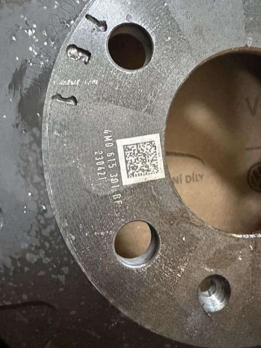 Предни спирачни апарати и дискове за Audi S8 4N