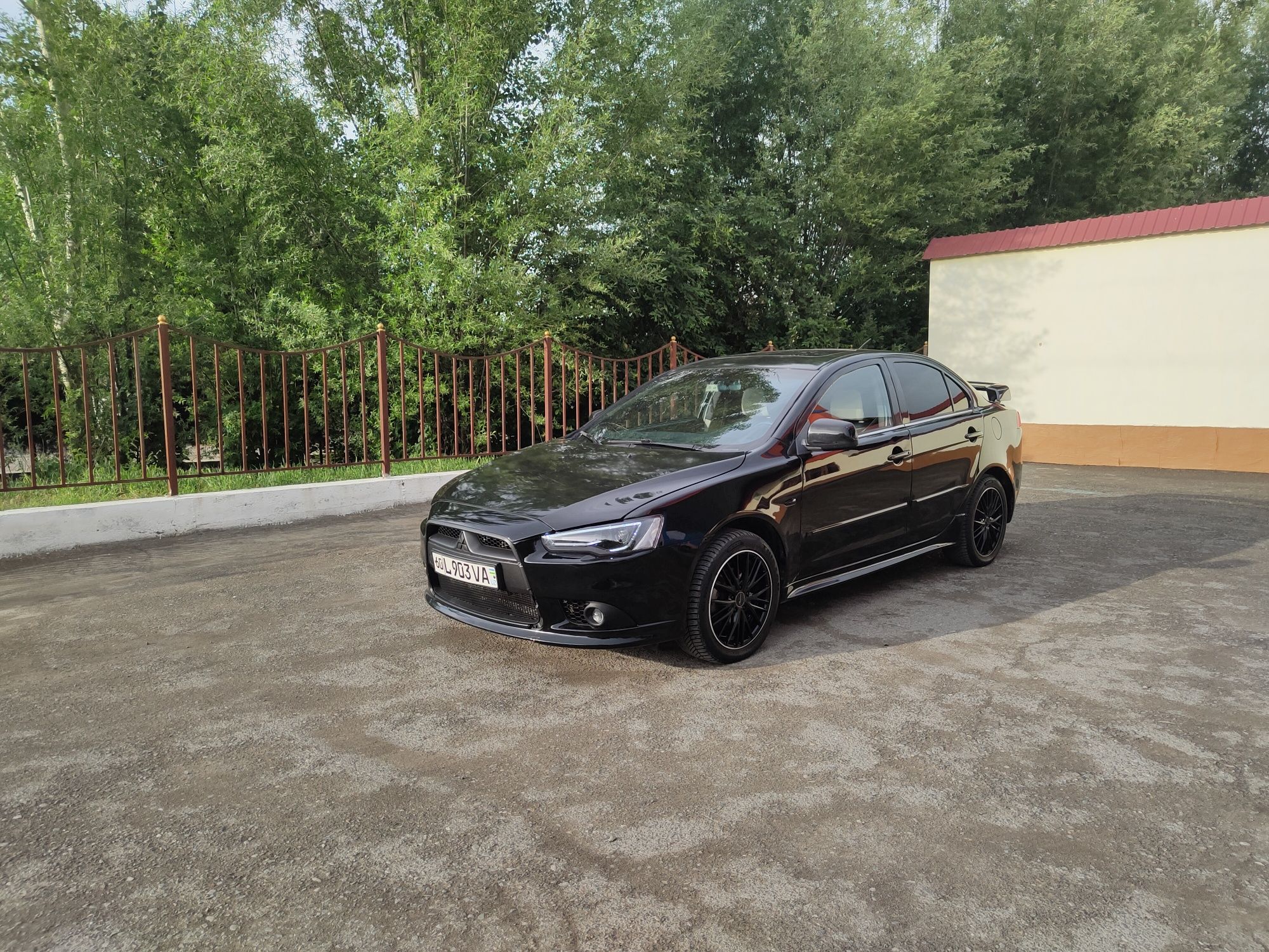 Mitsubishi lancer 10