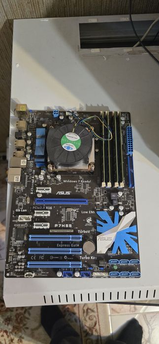 Дъно ASUS P7H55 с процесор и RAM