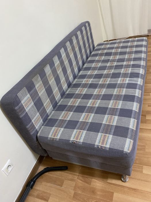 Отдам даром Диван и кровать очень хороший, прослужит еше долго