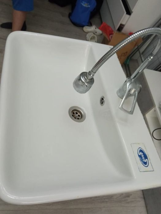 Продам раковину и стол для школьника