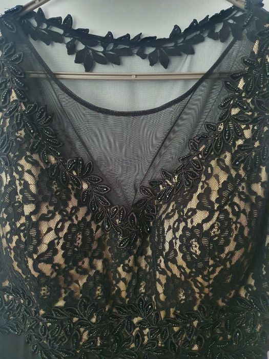 Rochie elegantă neagră cu broderie