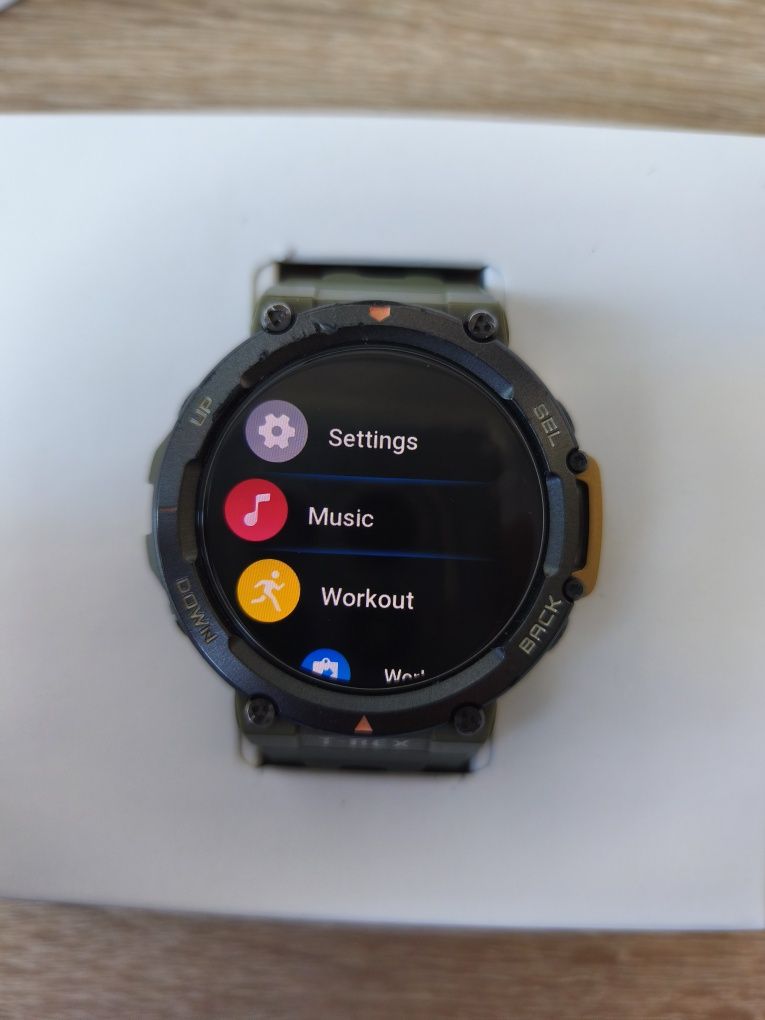 Продавам Amazfit T-rex 2