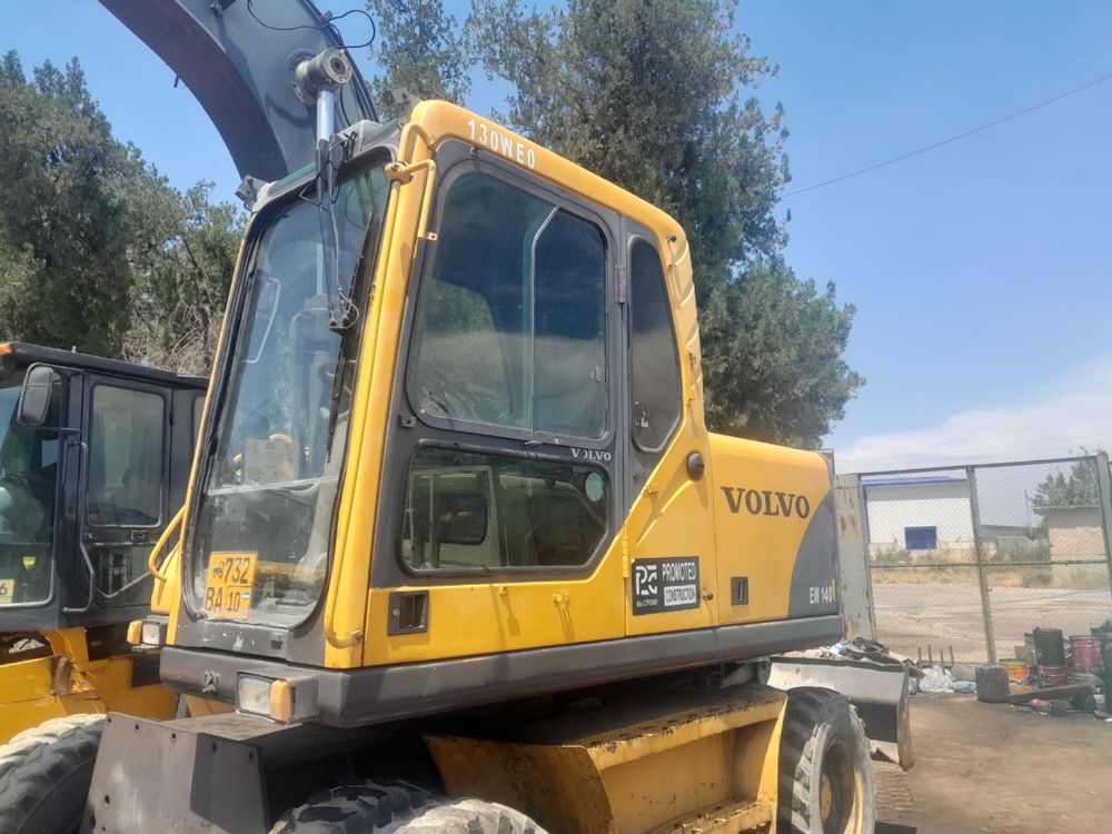 ekskavator volvo 140