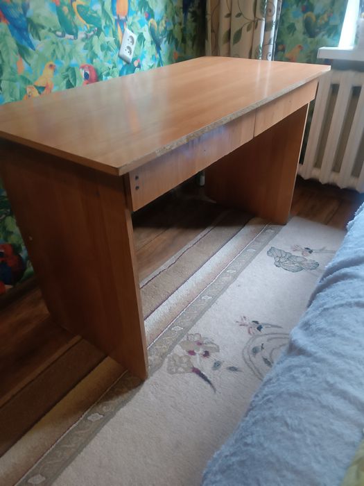 Продам письменный стол