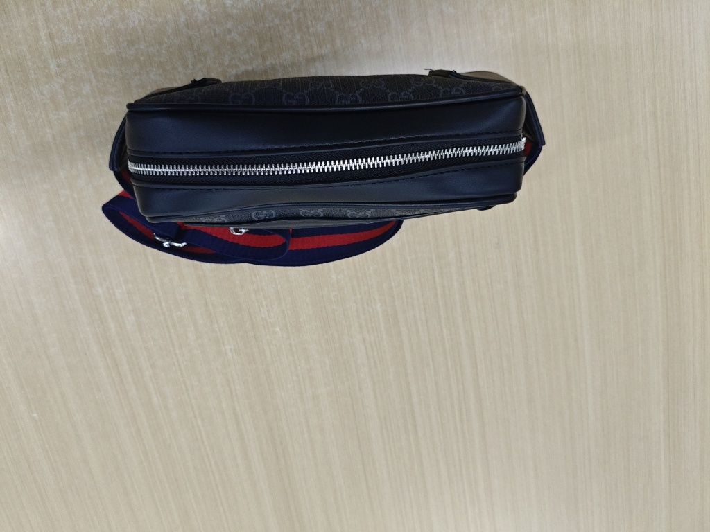 Чантичка Gucci бананка