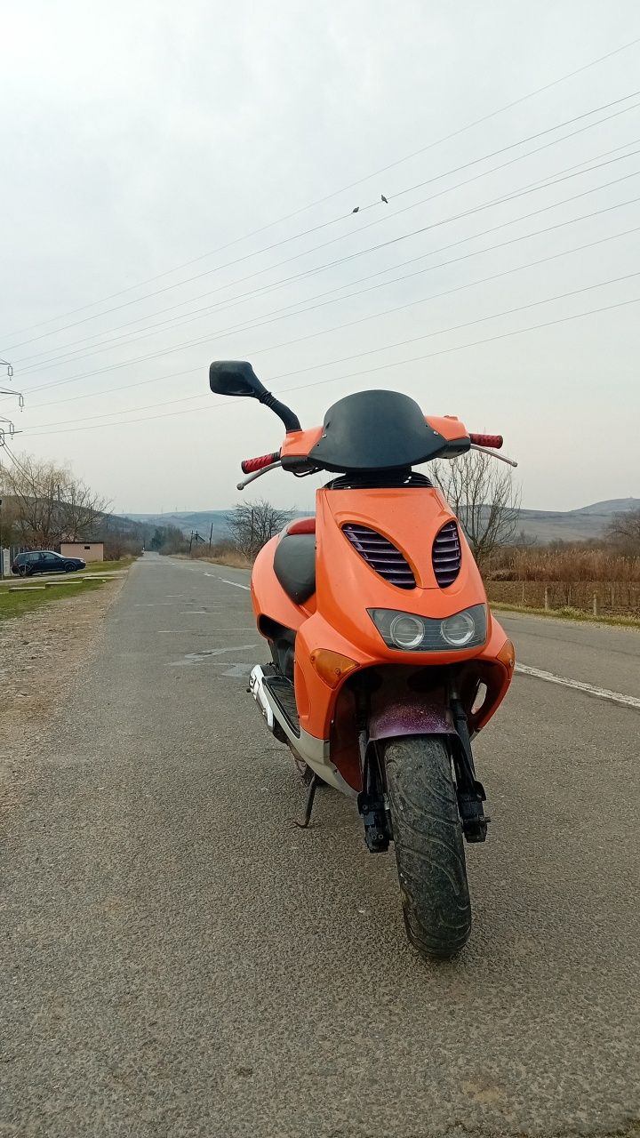 Scuter aprilia SR 50