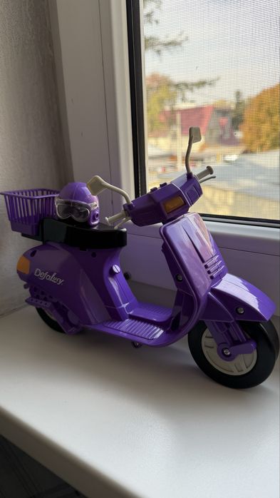 Игрушечный мопед