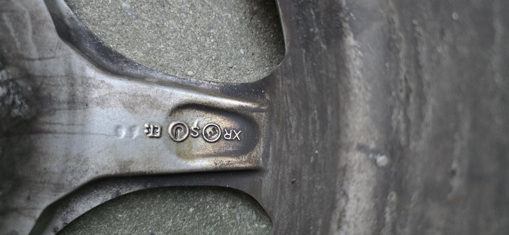 Vând jante +anvelope de iarnă