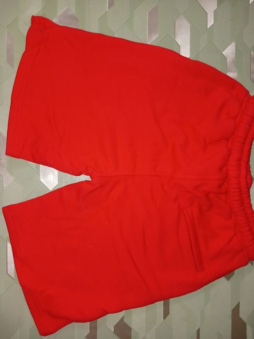 Продавам спортен комплект