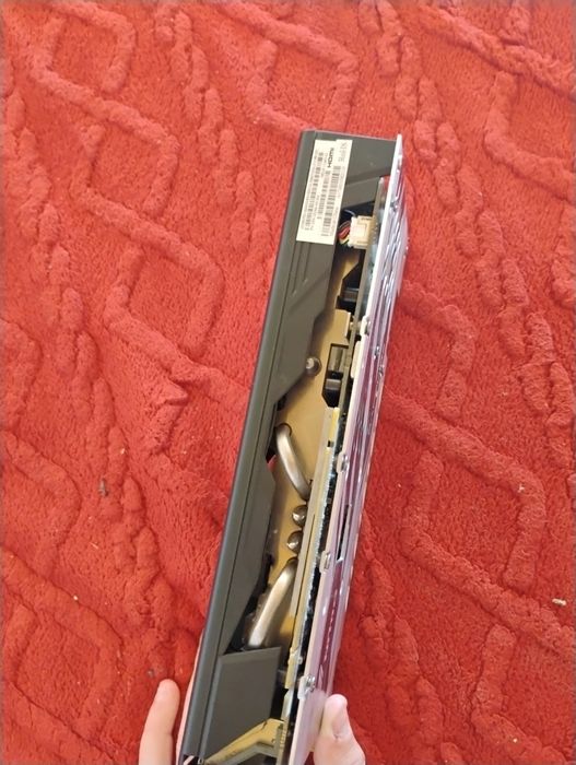 Vând placa video rx 580 8 GB DDR5 (defecta ) preț negociabil