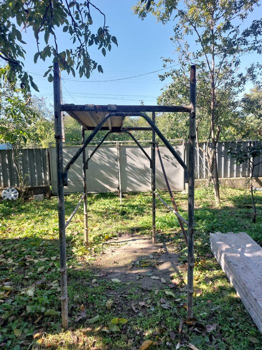 Schela metalica și popi