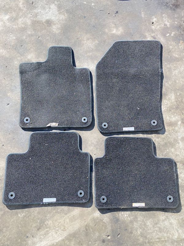 Set Presuri/Covorase Volvo S60 V60 V60 CC 2018+ 31463145
