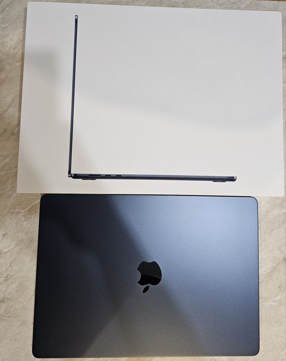 MacBook Air 15 M3 16/512 8 циклов