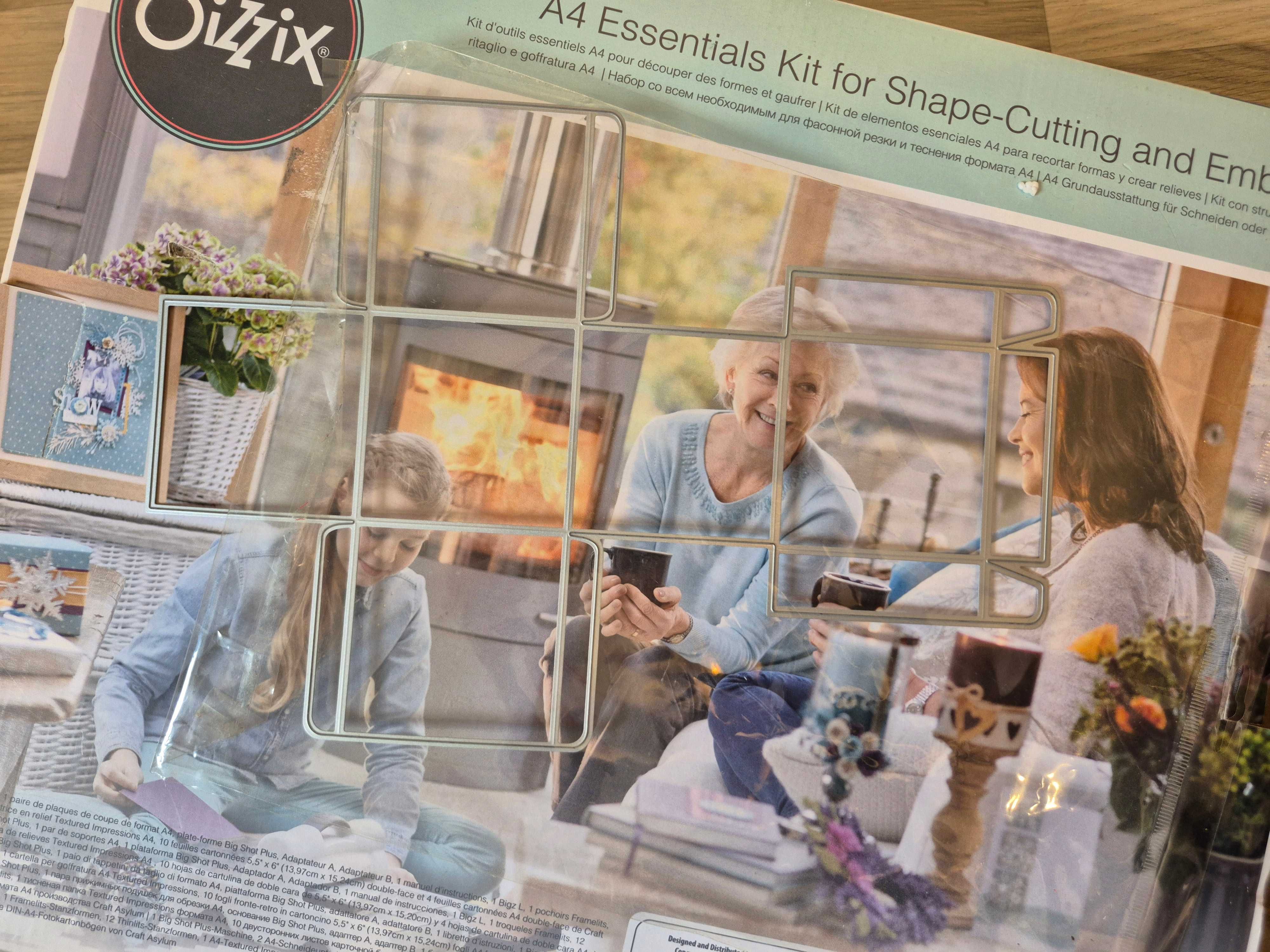 Presa Sizzix Big Shot Plus Starter Kit A4, matrite,  accesorii
