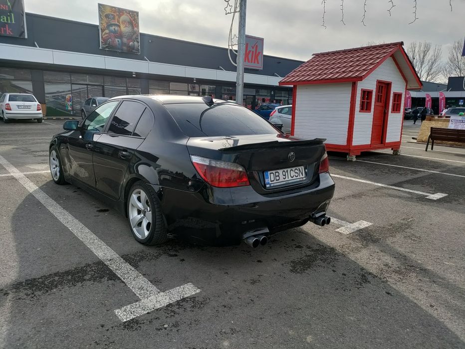 Când BMW seria 5 e60
An fabricație 2005
Motor 2.5 d 177 cp
Pachet M
J