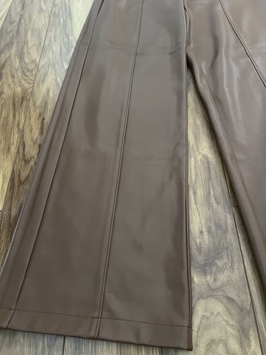 Кожен панталон Stradivarius