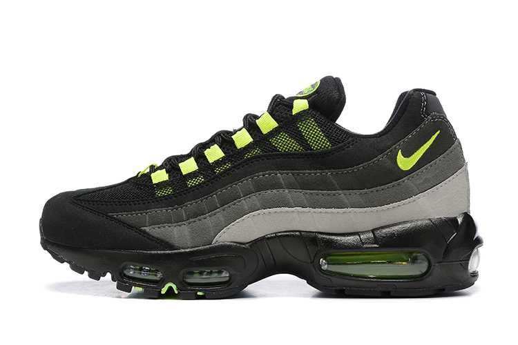 Оригинални мъжки маратонки Nike Air Max 95 TT налични 41,42,43 номер