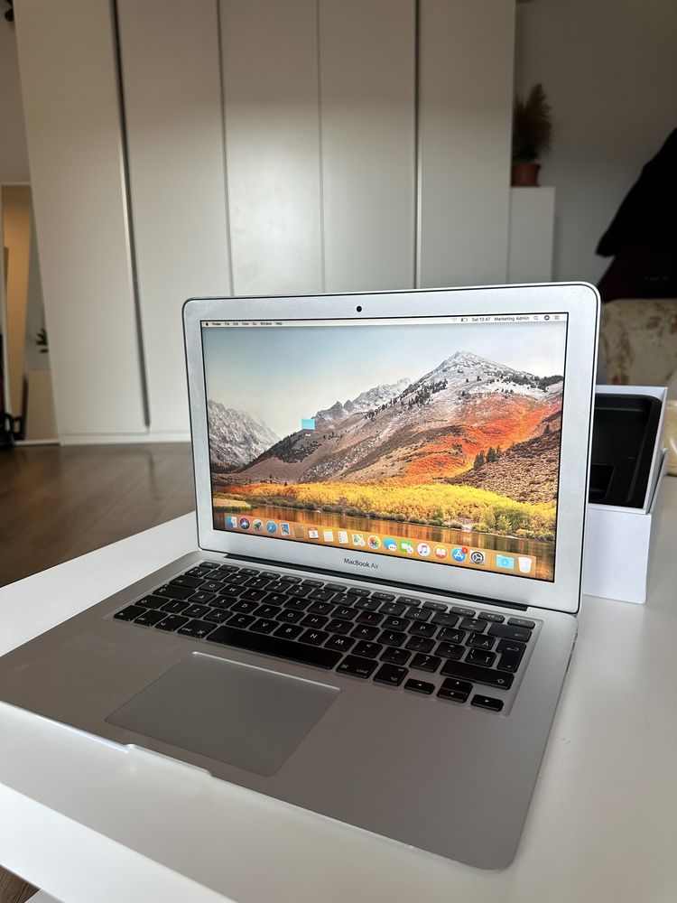 MacBook Air model A1466 (2017)