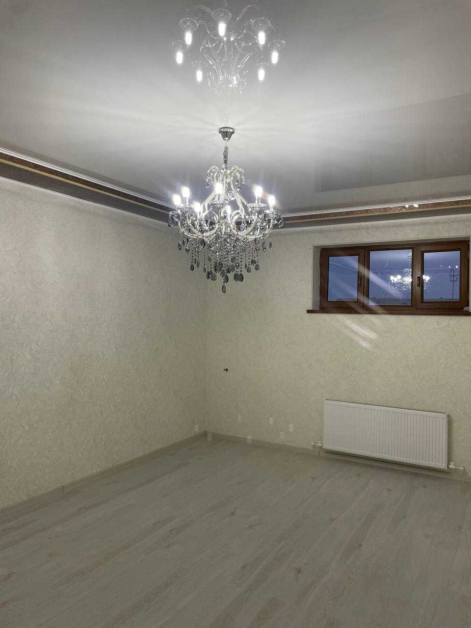 Zangiota 7 xonali uy sotiladi