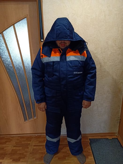 Продам зимние комплект куртка штаны