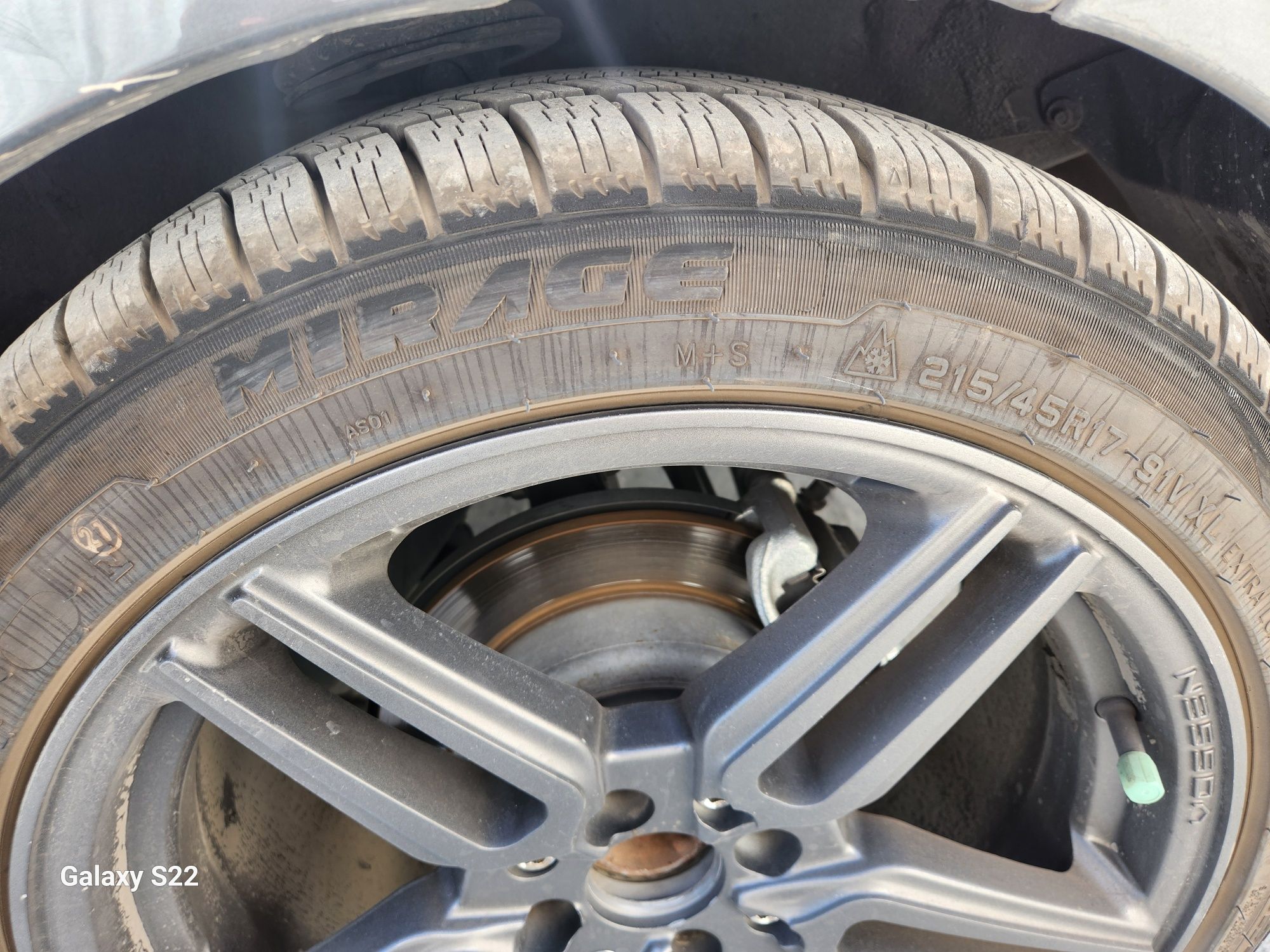 Срочно продаётся Vossen 17" дюймов  диска балон комплект