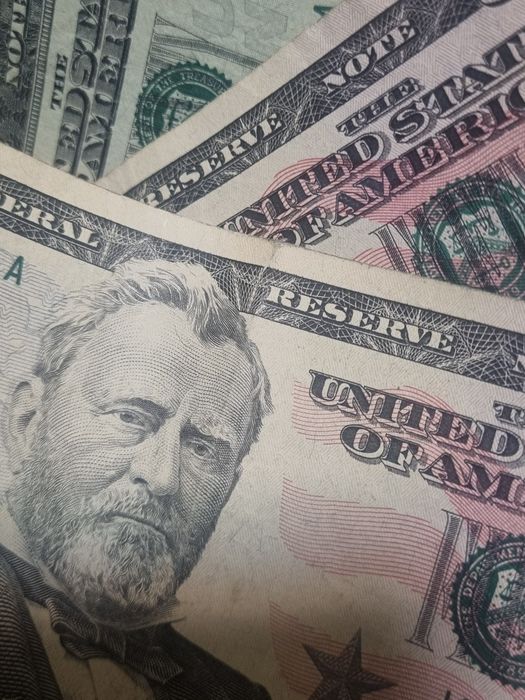 Обменяю 150 долларов по 400тг курсу