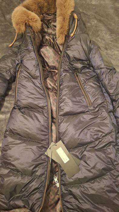 Geaca de dama Flo& CO

Masura 38 = M 

Made in Italy