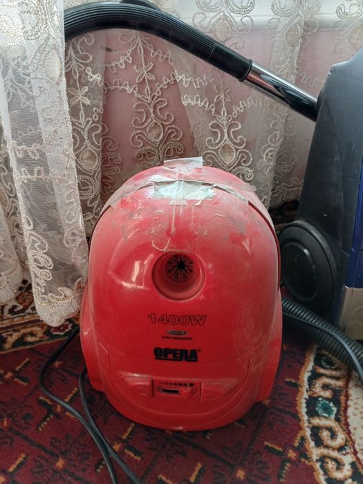 Телевизор, плисос, уголок