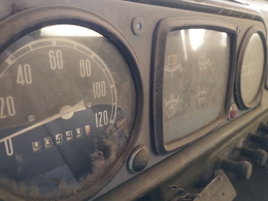 Zil kabina srochna sotiladi