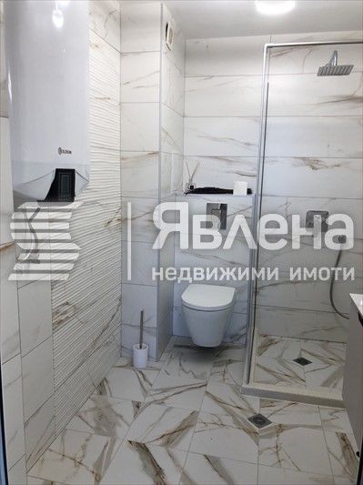 Тристаен апартамент с голяма всекидневна до ключ!