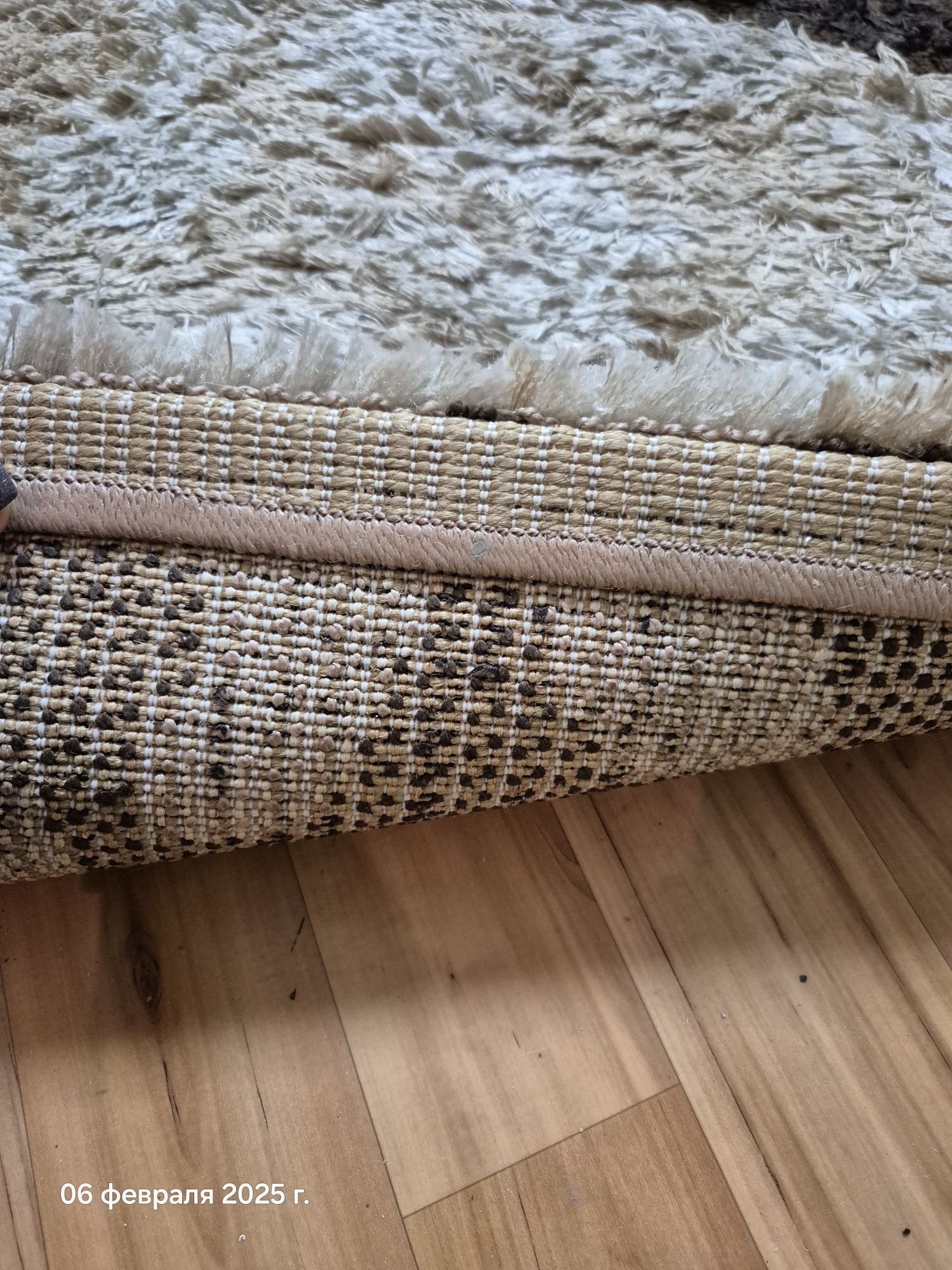 Продам ковёр 2×4