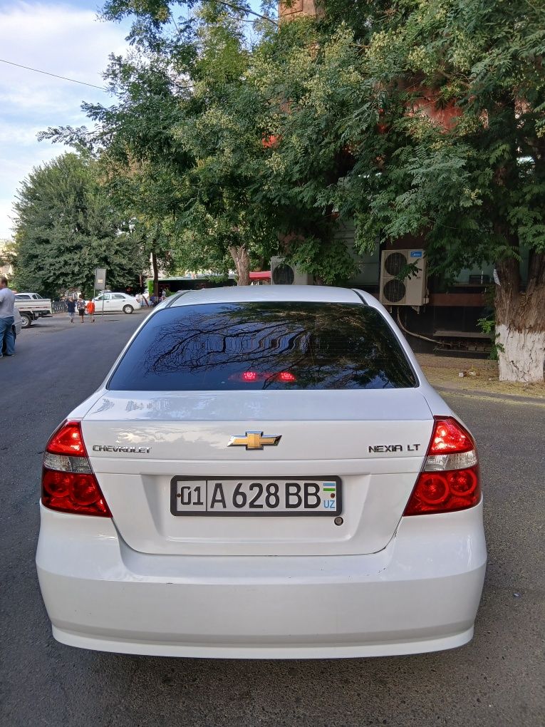 Nexia 3 Sotiladi