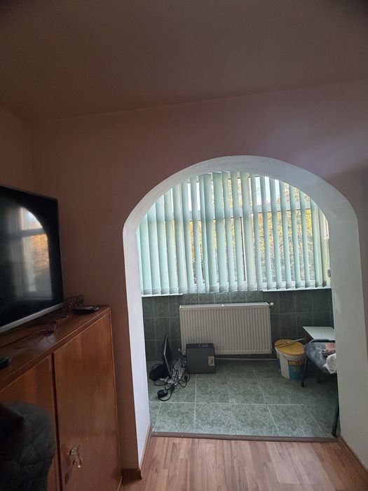 Inchiriez apartament 3 camere