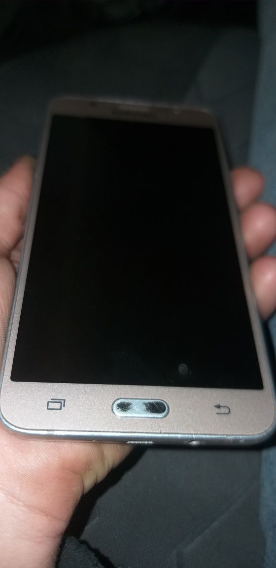 Samsung galaxi j7 2016