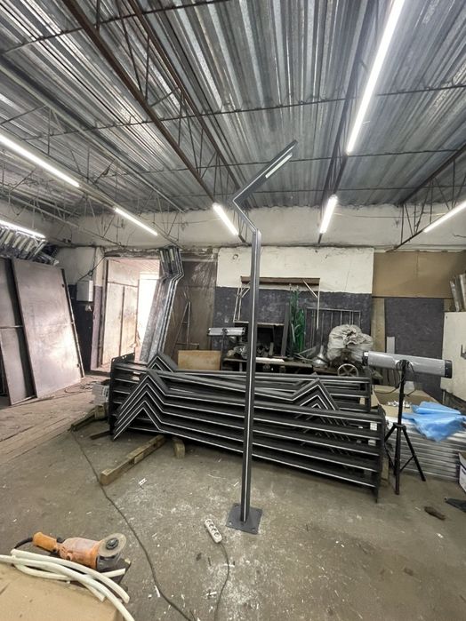 светильник для вас, Хайтек цвет и высота любая.