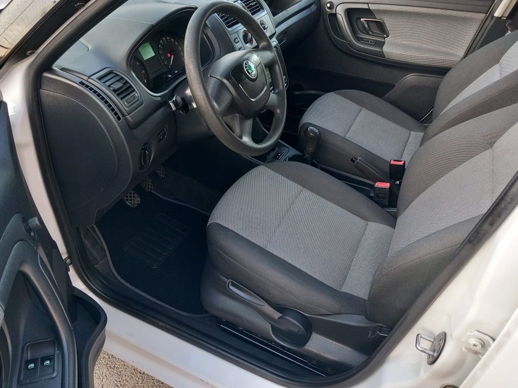 Skoda Fabia (1,2 Benzină70 Cp) Euro 5, IMPECABILĂ, an 2013